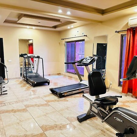 Grand Regent Hotel And Suites 파이살라바드 외부 사진