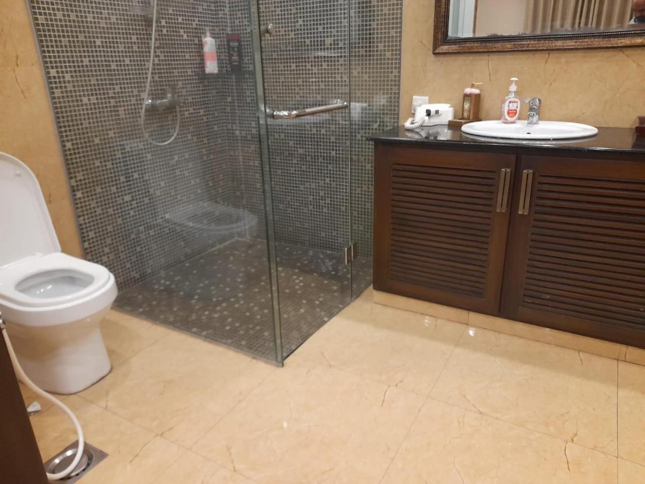 Grand Regent Hotel And Suites 파이살라바드 외부 사진